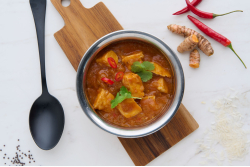 Butterchicken med Tomat, Kokosm�lk &amp; Varme Krydderier